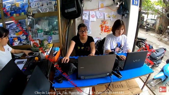 can-tim-laptop-cu-o-hat-mon-re-nhat-chat-nhat