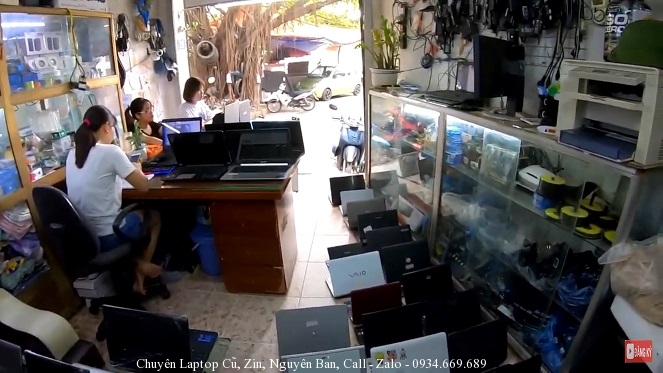 can-tim-laptop-cu-o-phu-man-re-nhat-chat-nhat