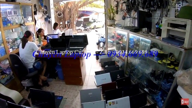 noibanlaptopcuoxavanducrenhatchatnhat